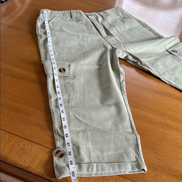 Casual Green Capris - Picture 8 of 10